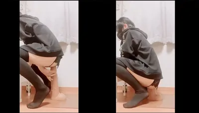 Em móc lồn lút cán với sextoy