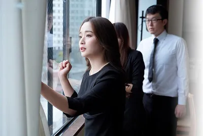 Gã chồng mất 3 năm, mẹ kế trẻ tìm đến con anh xã giải tỏa thiếu thốn