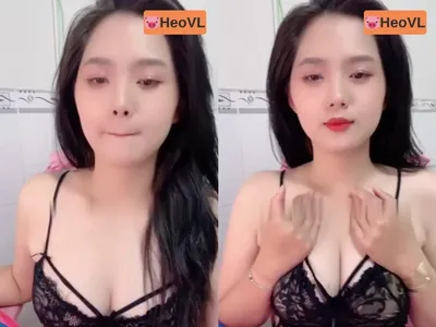 Người yêu răng khểnh khoe cây hàng tròn trắng