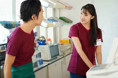 đi làm thêm, cậu sinh viên tán đổ chị đồng nghiệp có chồng