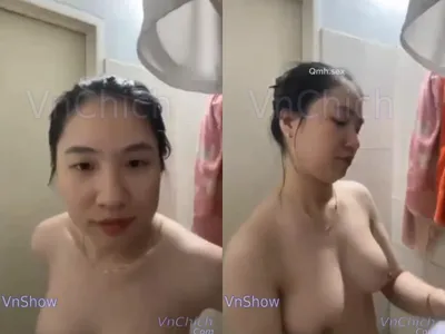 Gái vú ngon, vừa call với eny vừa tắm