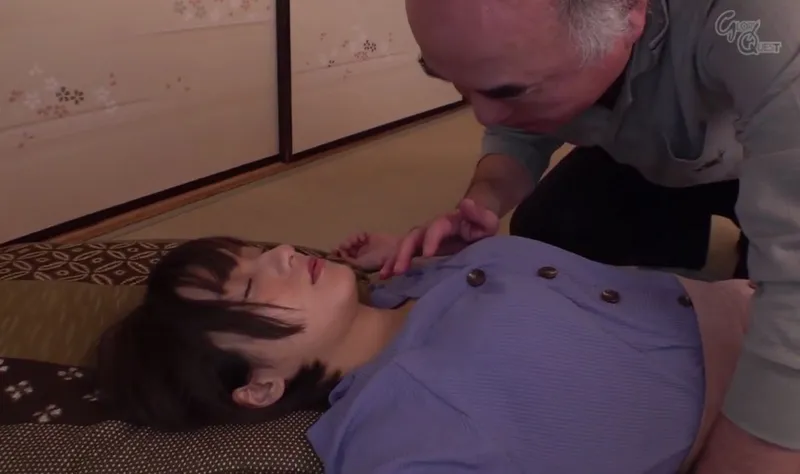 Bố gã chồng vô tình làm con dâu ngất xỉu rồi sau đó …